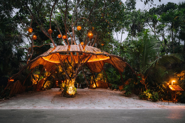 Public Area, Diamante K, Cozumel