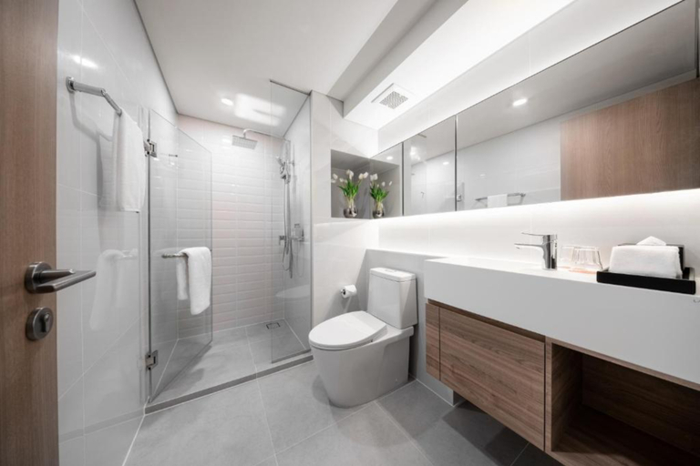 Bathroom 5, Ramada By Wyndham Bangkok Sukhumvit 87, Phra Khanong