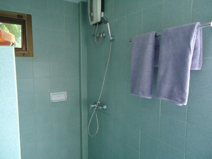 Bathroom 4, Lonops Gayparadise Hotel, Bang Lamung