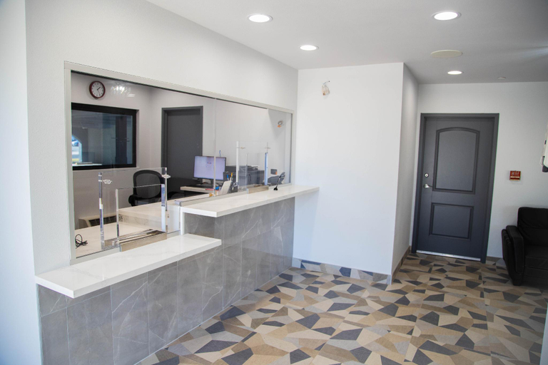 Bathroom 4, Pico Rivera Inn and Suites, Los Angeles