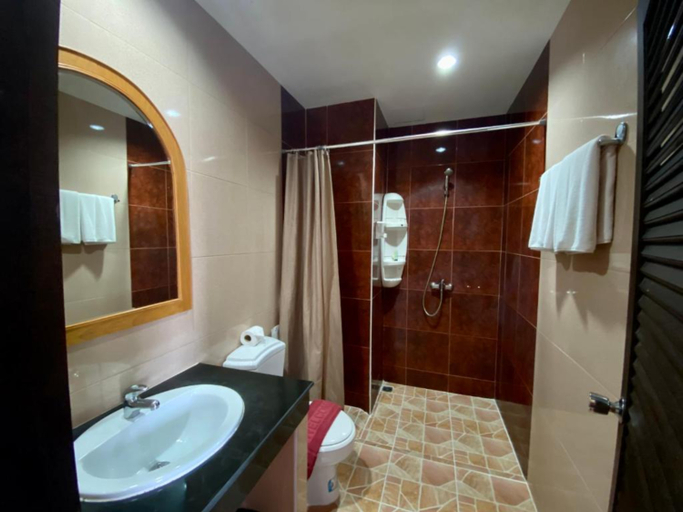 Bathroom 4, Nanai 2 Residence Patong, Pulau Phuket