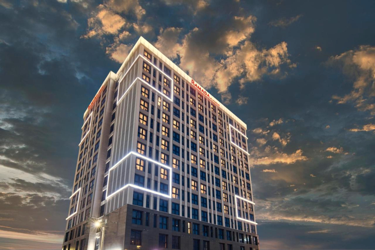Ramada by Wyndham Gumi, Dong