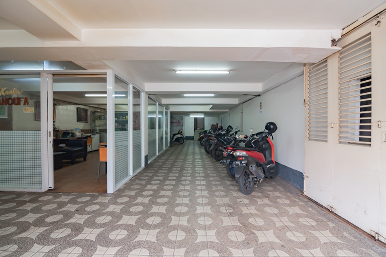Public Area 3, RedDoorz near Gedung Sate 2, Bandung