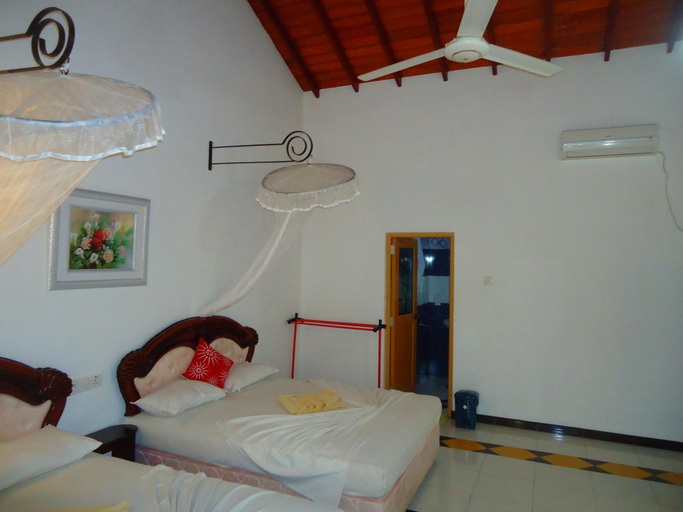 Bedroom 2, Peacock Reach Hotel, Thissamaharama