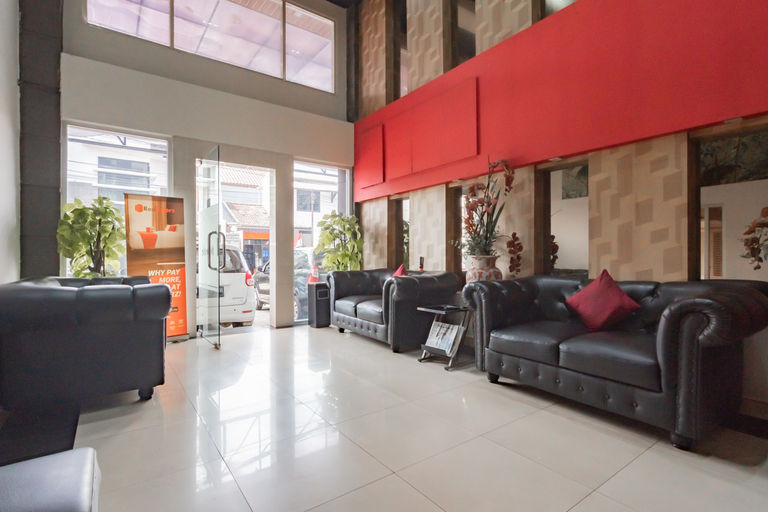 Public Area 3, RedDoorz near Gedung Sate 2, Bandung