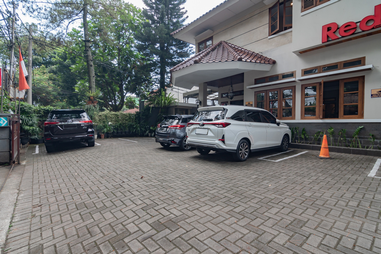 Public Area 23