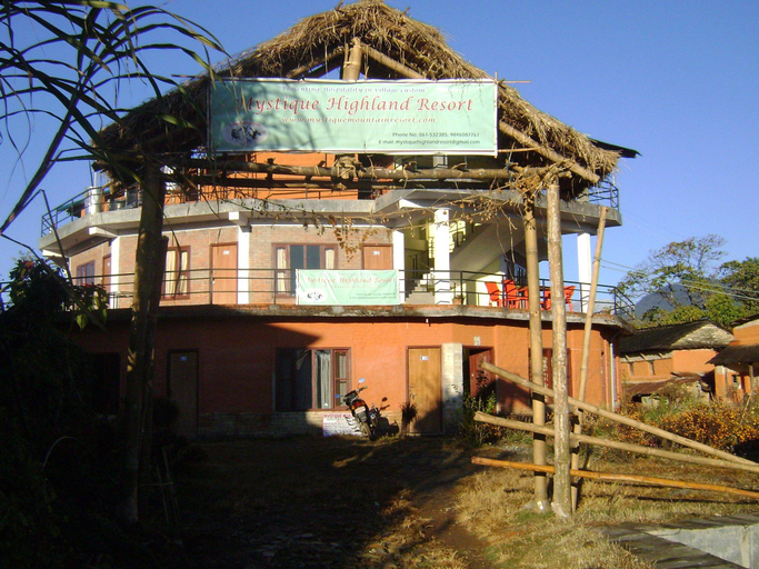 Exterior & Views