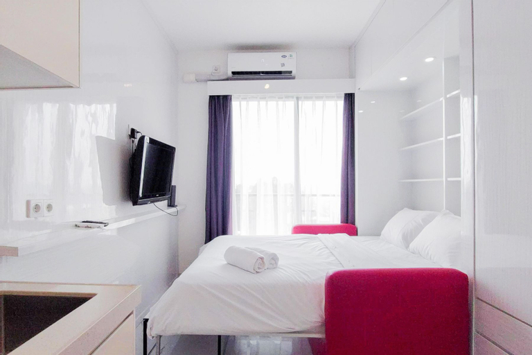 Nice and Comfy Studio Room at Sky House BSD Apartment By Travelio, South Tangerang