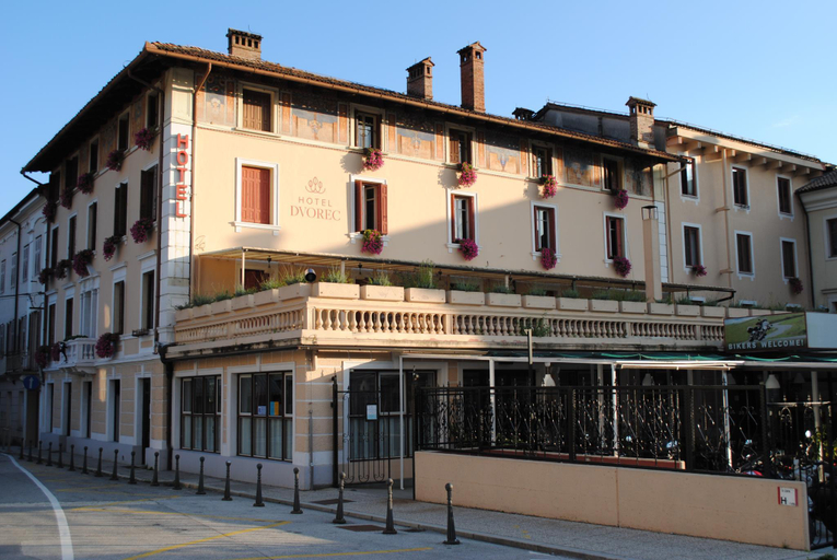 Others 5, Hotel Dvorec, Tolmin
