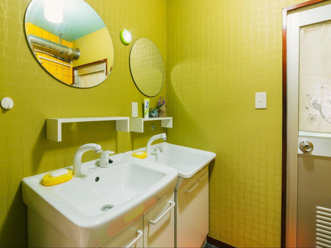 Bathroom 3, Guest House Yasuragi Nakasu, Fukuoka