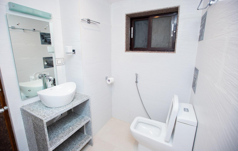 Bathroom 4, Hotel Visitors Inn P. Ltd., Gandaki