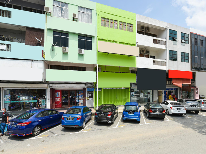 Exterior & Views