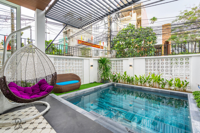 Sport & Beauty 2, Athena Beach Villa - 4BR - Walk to My Khe Beach, Da Nang