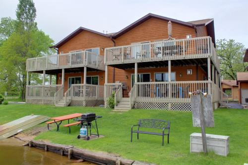 Thunderbird Condo 1040B, Sauk