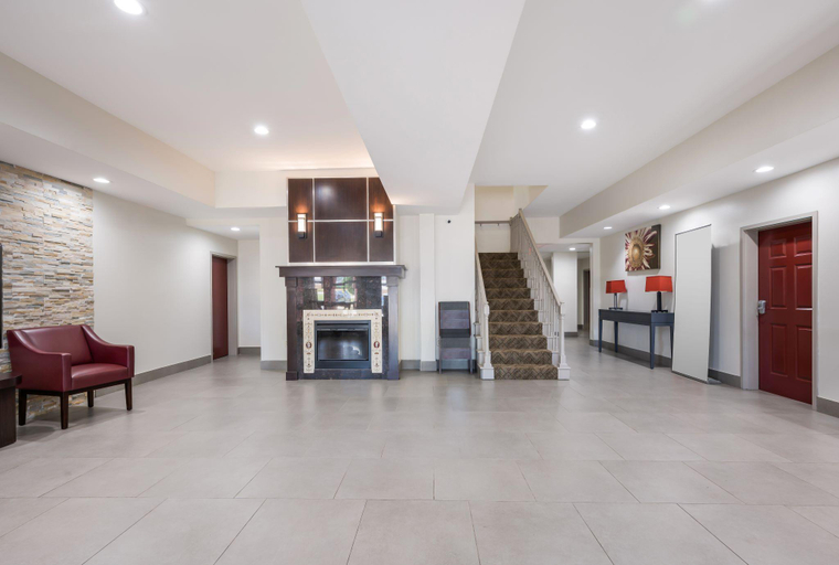 Public Area 2, Red Roof PLUS+ & Suites Birmingham – Bessemer, Jefferson