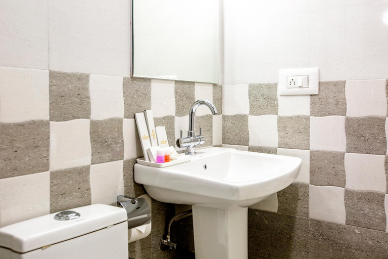 Bathroom, Classio Inn Hotel, Bangalore