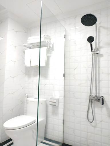 Bathroom 3, Ngoc Lan Halong Hotel, Hạ Long