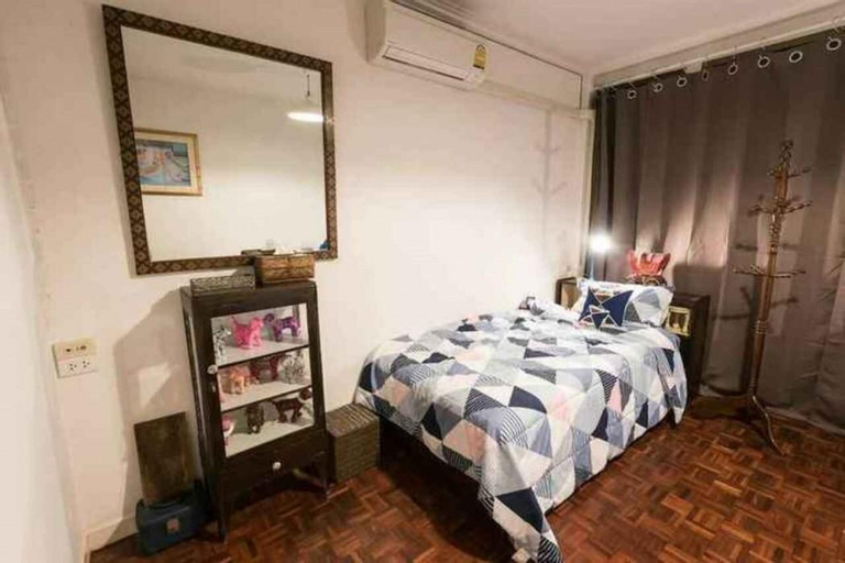 Bedroom 2, Vacation Townhome near BTS Ekamai, Wattana