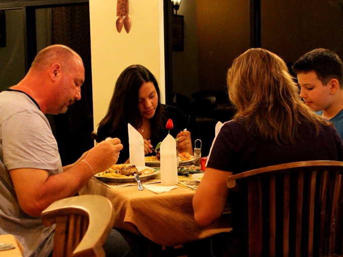Food & Drinks 5, Neem Villas, Thissamaharama
