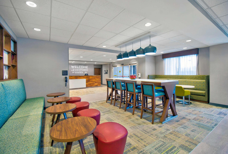 Public Area, Hampton Inn by Hilton Abingdon, Washington