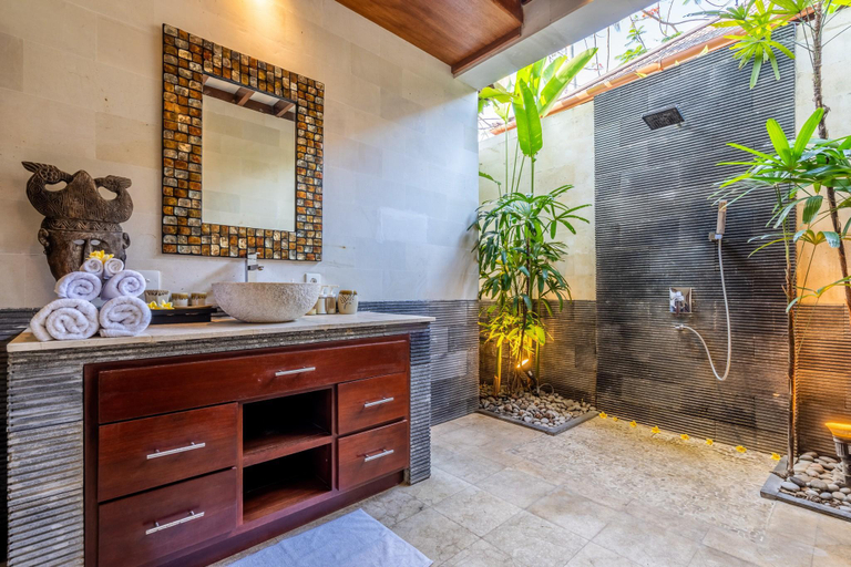 Bathroom 2, Beachfront Villa Yuyu Balian , Tabanan