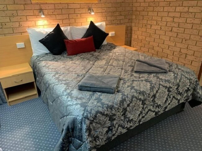 Bedroom 4, Muswellbrook Motor Inn, Muswellbrook