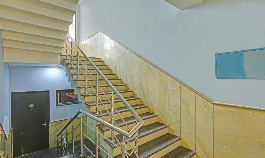 Public Area 2, Itsy Hotels Prime Stay, West