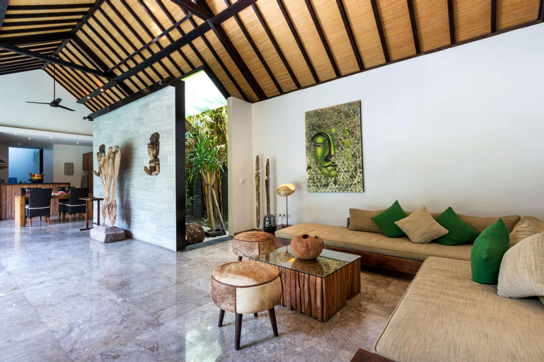Public Area 2, Beautiful 5 Star Holiday Villa in a Prime Location in Seminyak, Book Early to Secure Your Dates, Badung