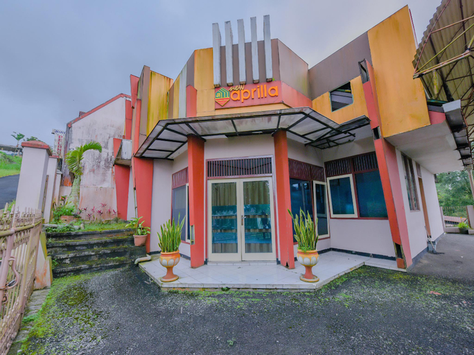 Exterior & Views 2, OYO 90258 Hotel New Aprilla, Banyumas