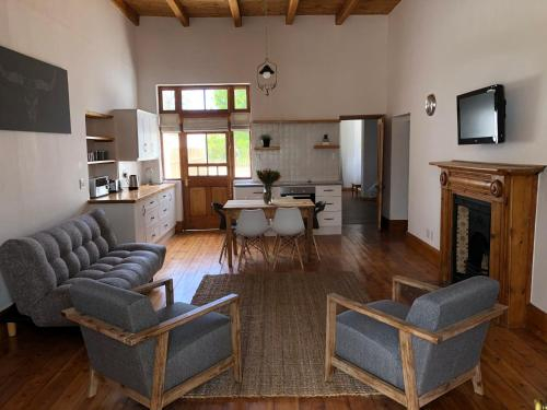 Angora Rest, Cacadu