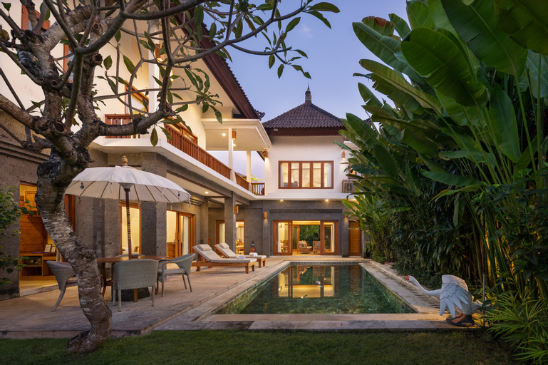 Exterior & Views 18