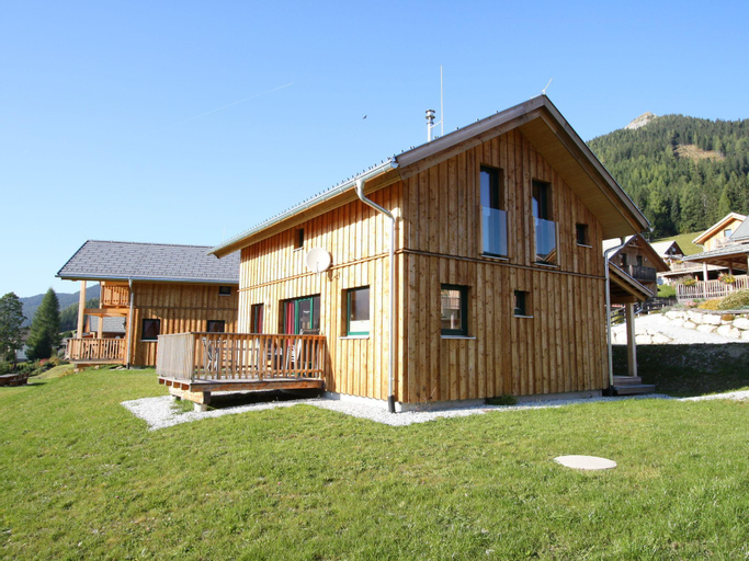 Deluxe Chalet on a Slope in Hohentauern with Sauna, Murtal