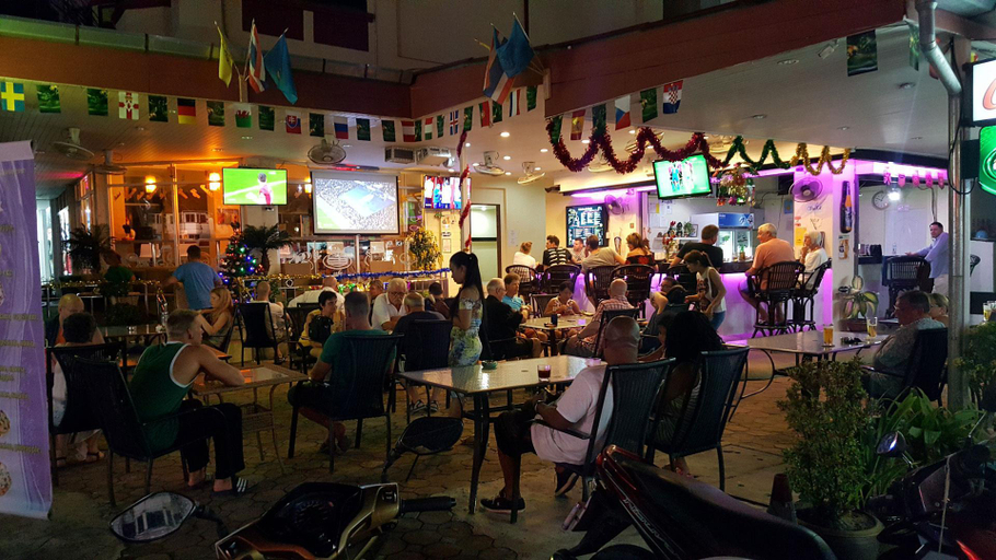 Food & Drinks 5, Oasis Hostel and Bar, Phuket Island