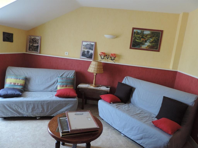 Others 2, auberge de la normandie, Cantal