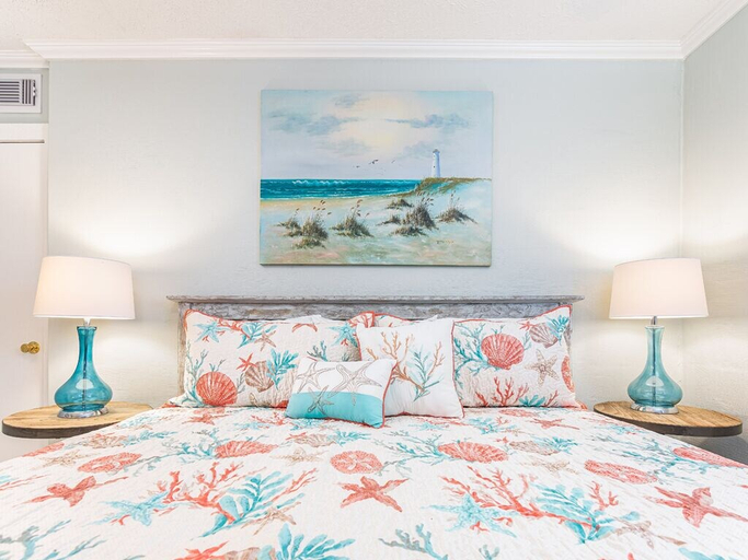 Bedroom 5, Miller Lite, Chatham