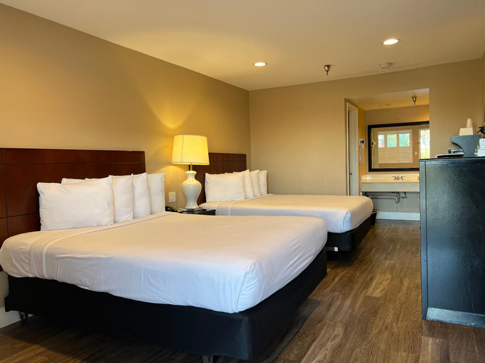 Bedroom 2, Dixie Orange County Hotel, Orange