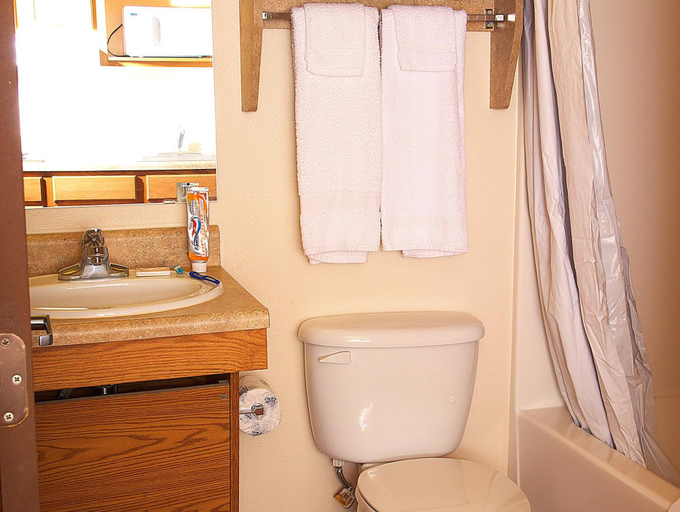 Bathroom 3, WoodSpring Suites Oklahoma City Northwest, Oklahoma