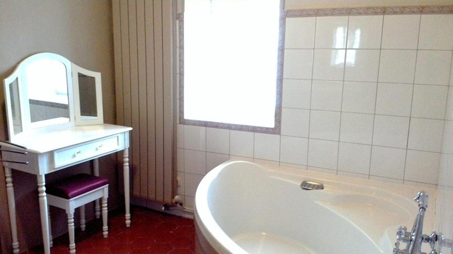 Bathroom 5, Chateau Dagel Exclusive rental 18 people, Hérault