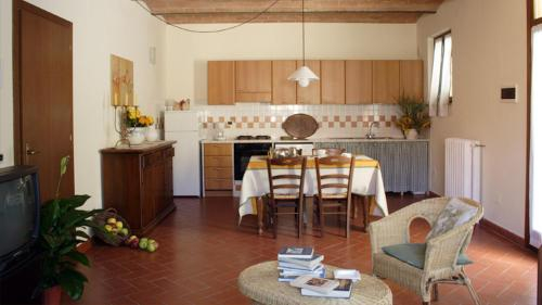 Agriturismo La Serra - Elisa, Pisa