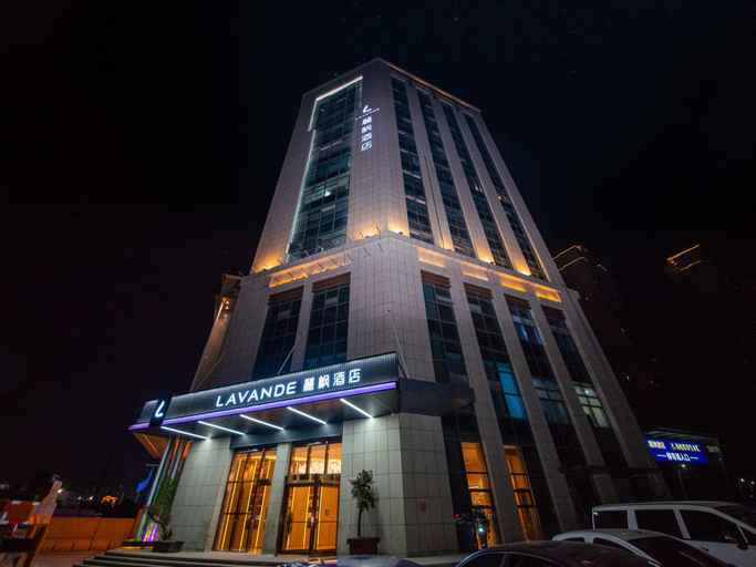 Exterior & Views 24