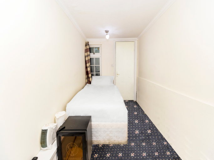 Public Area 2, Old Oak Tree Inn, London