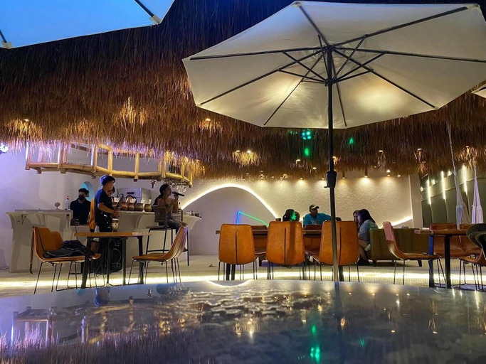 Food & Drinks 4, Bassanova villa room1(go 4pax), Panglao