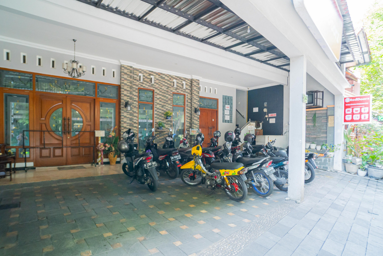 Others 5, RedDoorz near Matahari Singosaren Solo, Solo