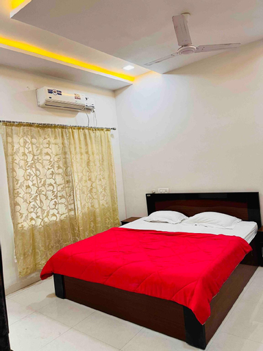 Minimalist 3BHK Flat in Central Raipur with Office, Raipur