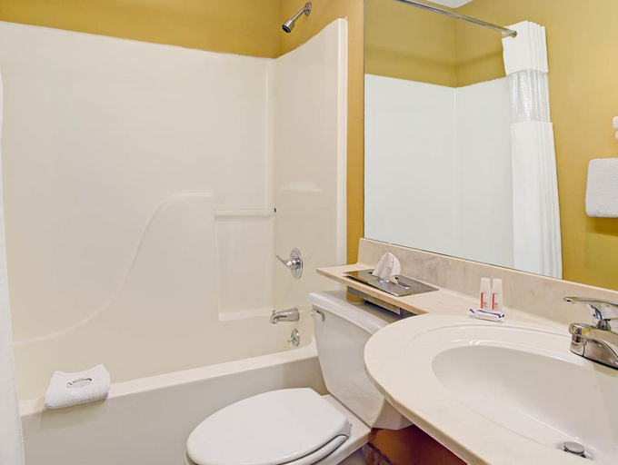 Bathroom 5, Microtel Inn by Wyndham Cornelius/Lake Norman, Mecklenburg