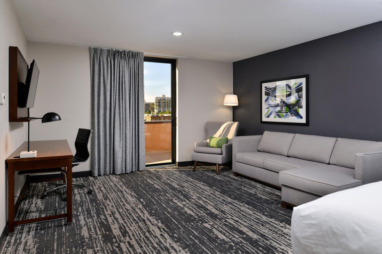 Bedroom 3, Four Points By Sheraton Omaha Midtown, Douglas