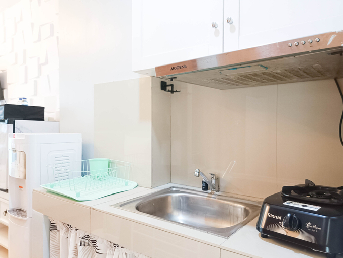 Others 4, Warm and Homey Studio at Vida View Makassar Apartment By Travelio, Makassar