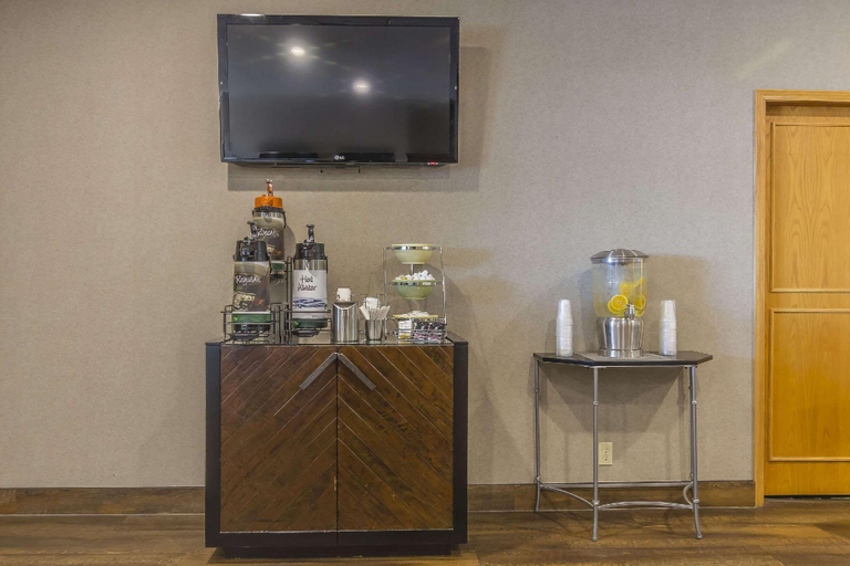 Others 4, Quality Inn & Suites, Division No. 11