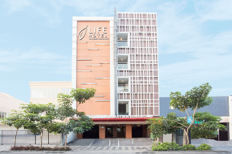 Exterior & Views, Life Hotel Mayjend Sungkono Surabaya, Surabaya