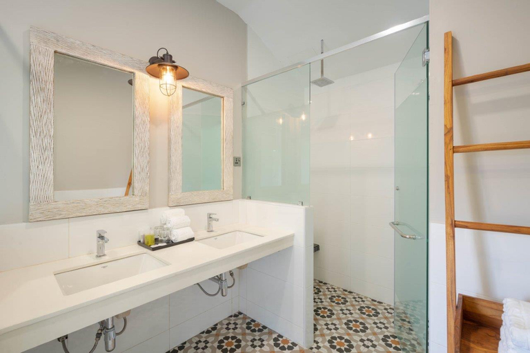 Bathroom 4